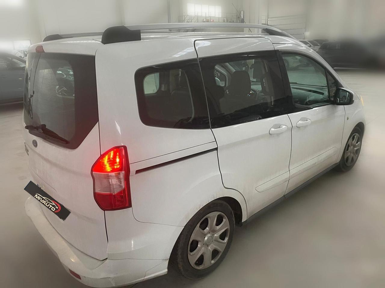 Ford Tourneo Courier 1.5 TDCI 75 CV Titanium