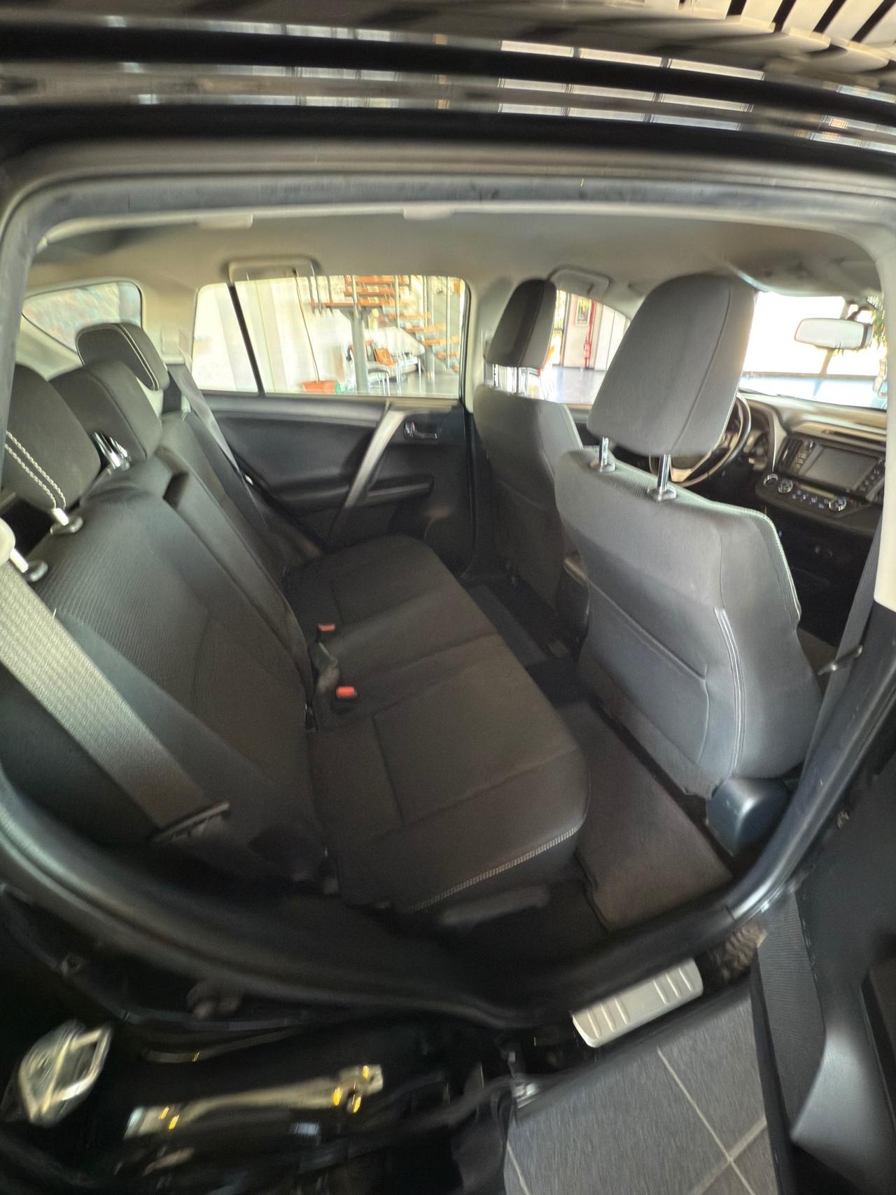 Toyota RAV 4 RAV4 2.0 D-4D 2WD Active my16"