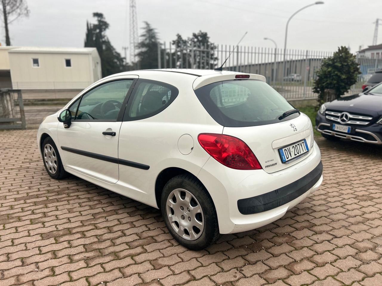 Peugeot 207 1.4 HDi 70CV 3p. XS autocarro