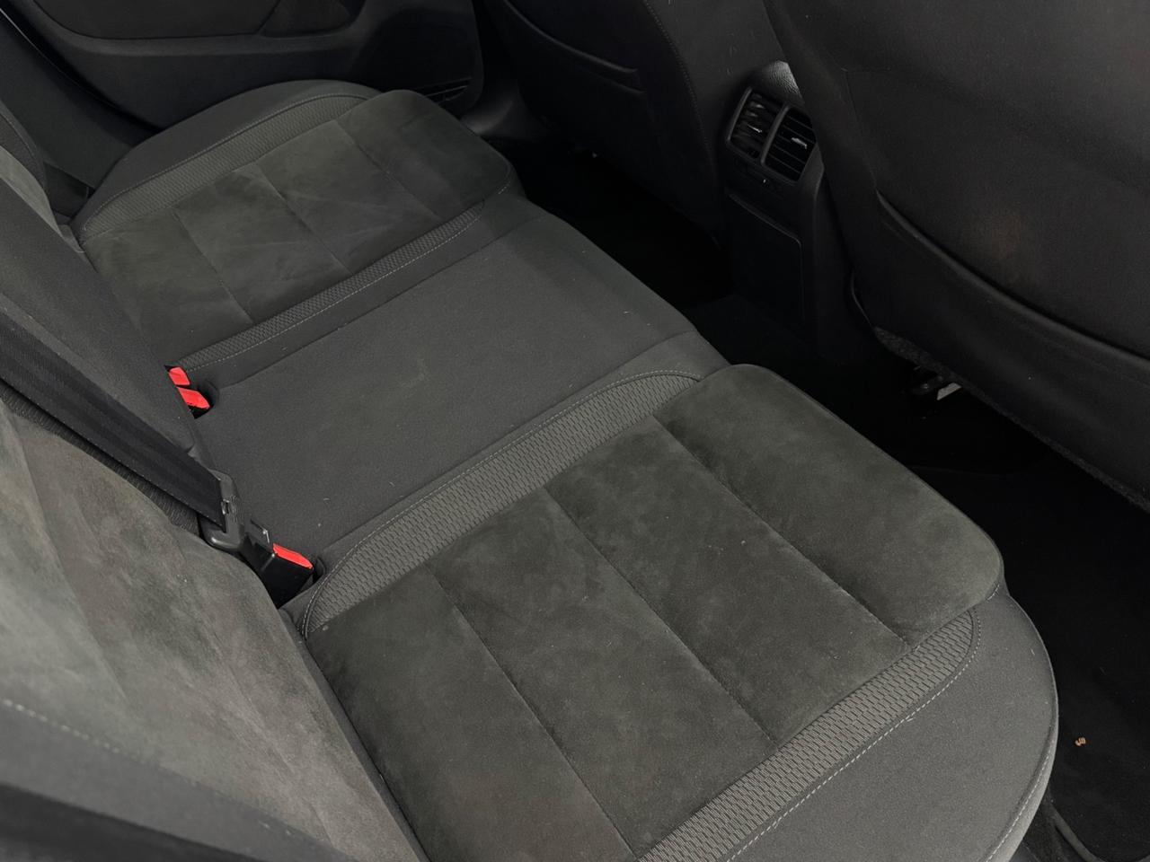 Volkswagen Golf 1.6TDI Highline fULL oPTIONAL