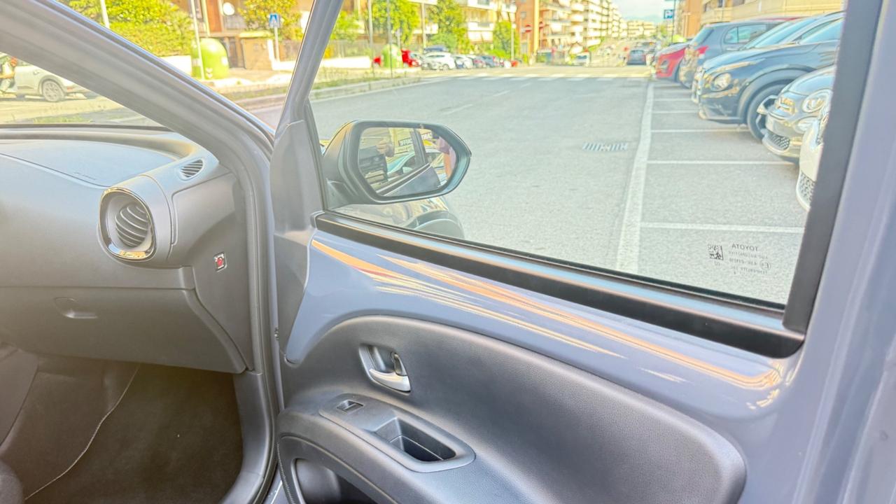 Toyota Aygo X 1.5 Hybrid 115 CV 5 porte GR Sport LED NAVI KAMERA BLUETOOTH CERCHI 17 PDC FULL