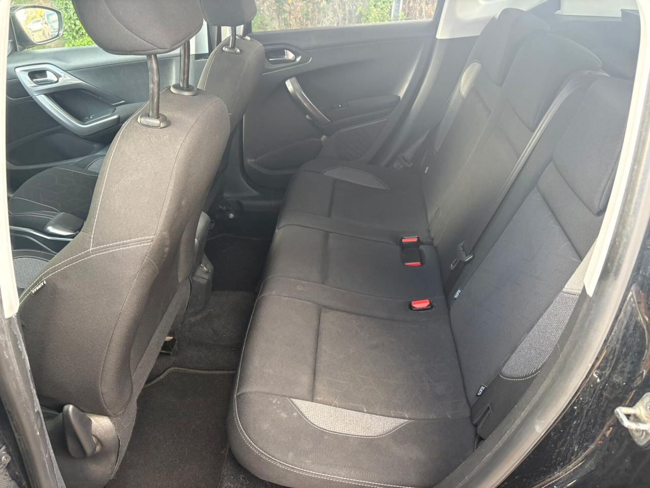 PEUGEOT 2008 1.6 HDI Black Matt - 2018