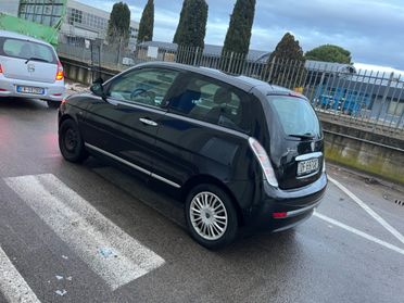 Lancia Ypsilon 1.2 benzina 2007 145.000 km neopatentati