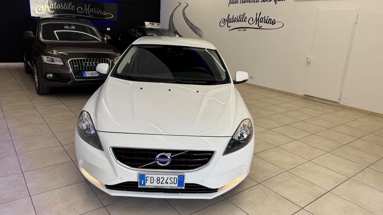 Volvo V40 D2 Momentum 2.0 120 Cv-2016