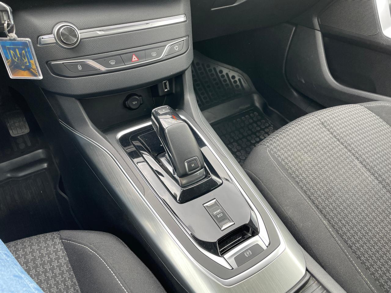 Peugeot 308 1.5 BlueHDi 130cv EAT8 Business-NAVIGATORE