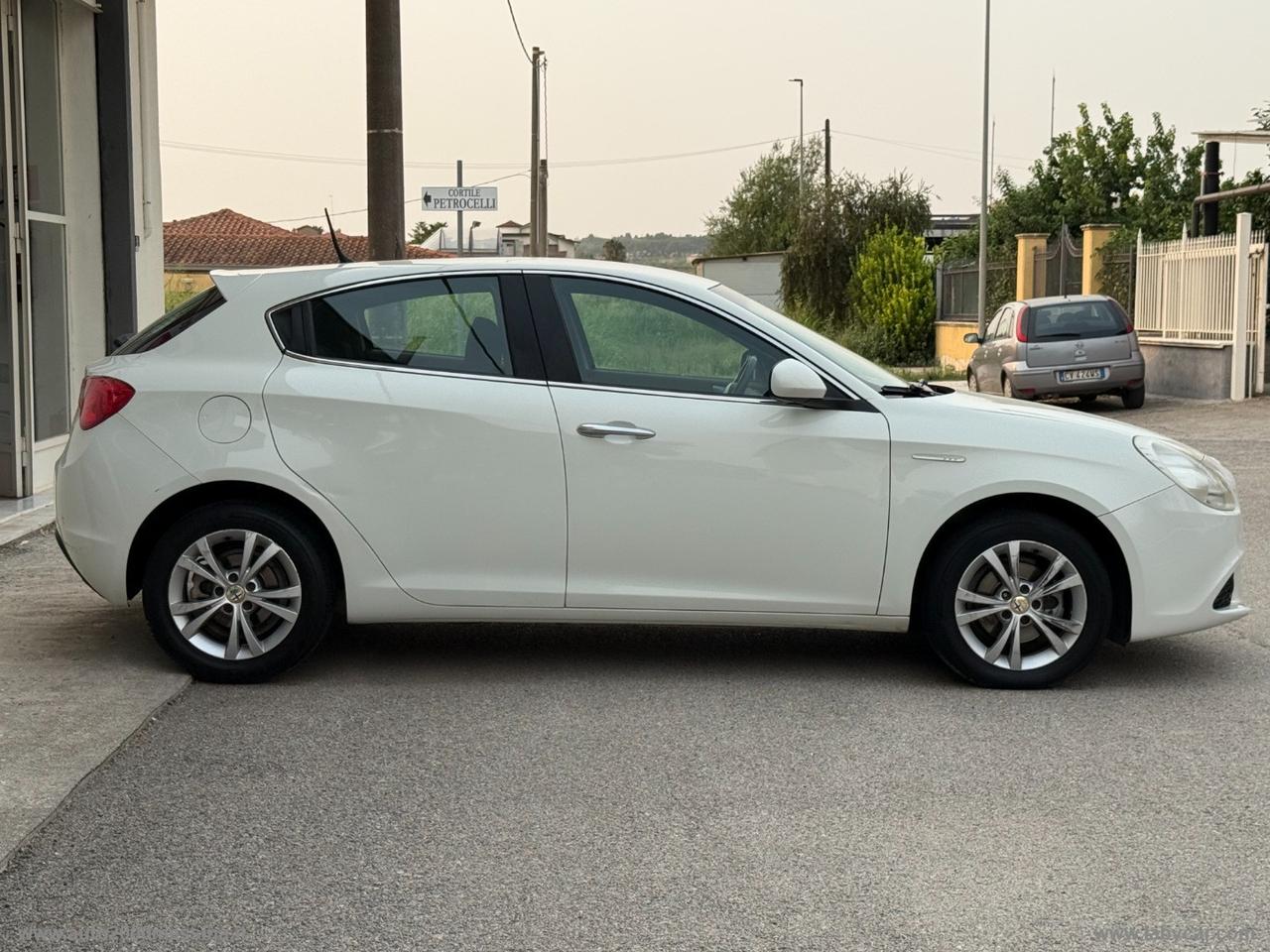 ALFA ROMEO Giulietta 1.6 JTDm-2 105 CV Distinctive