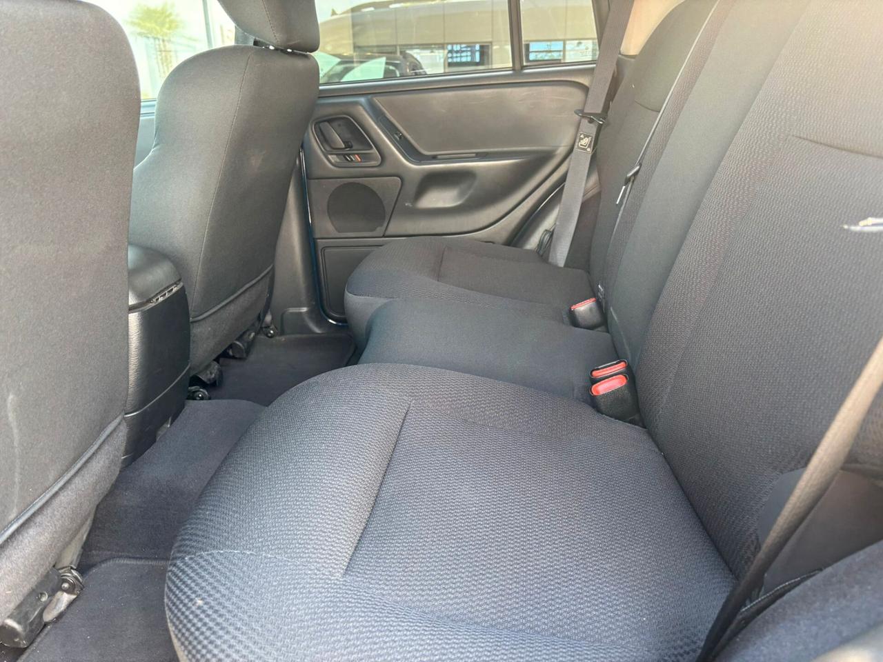 Jeep Grand Cherokee LAREDO 2.7 CRD cat UNICO PR.