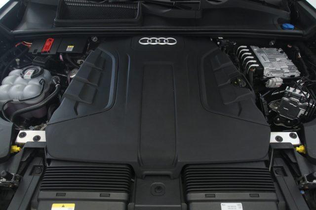 AUDI Q8 50 TDI 286 CV quattro S-line Black Edition