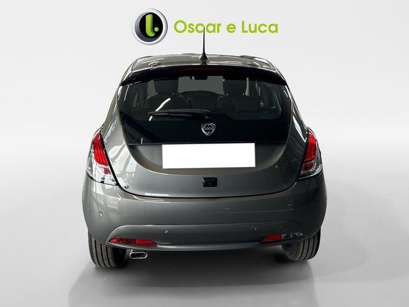 Lancia Ypsilon 1.0 Hybrid 70cv Platino