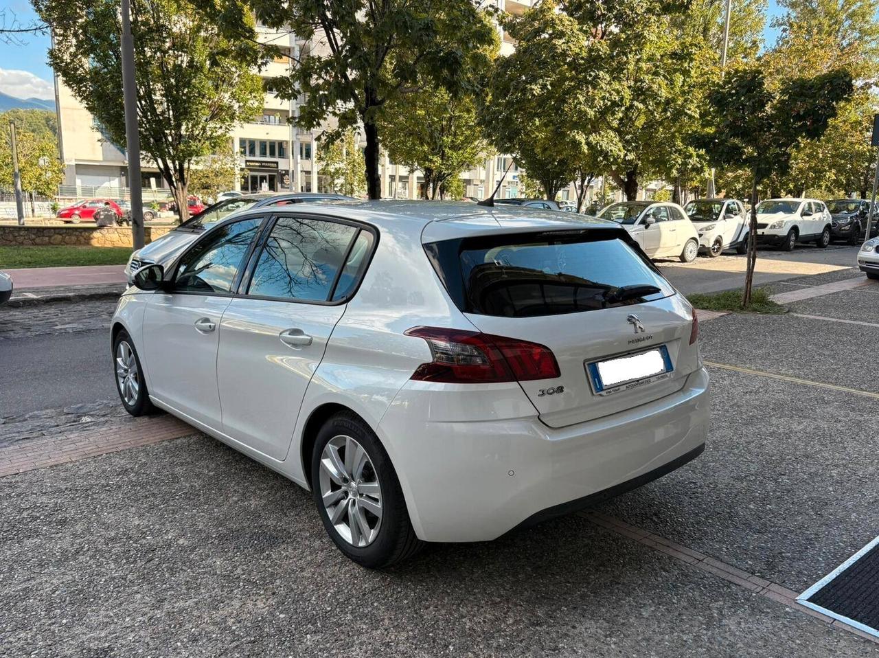 Peugeot 308 1.5 Business 100cv - 2019