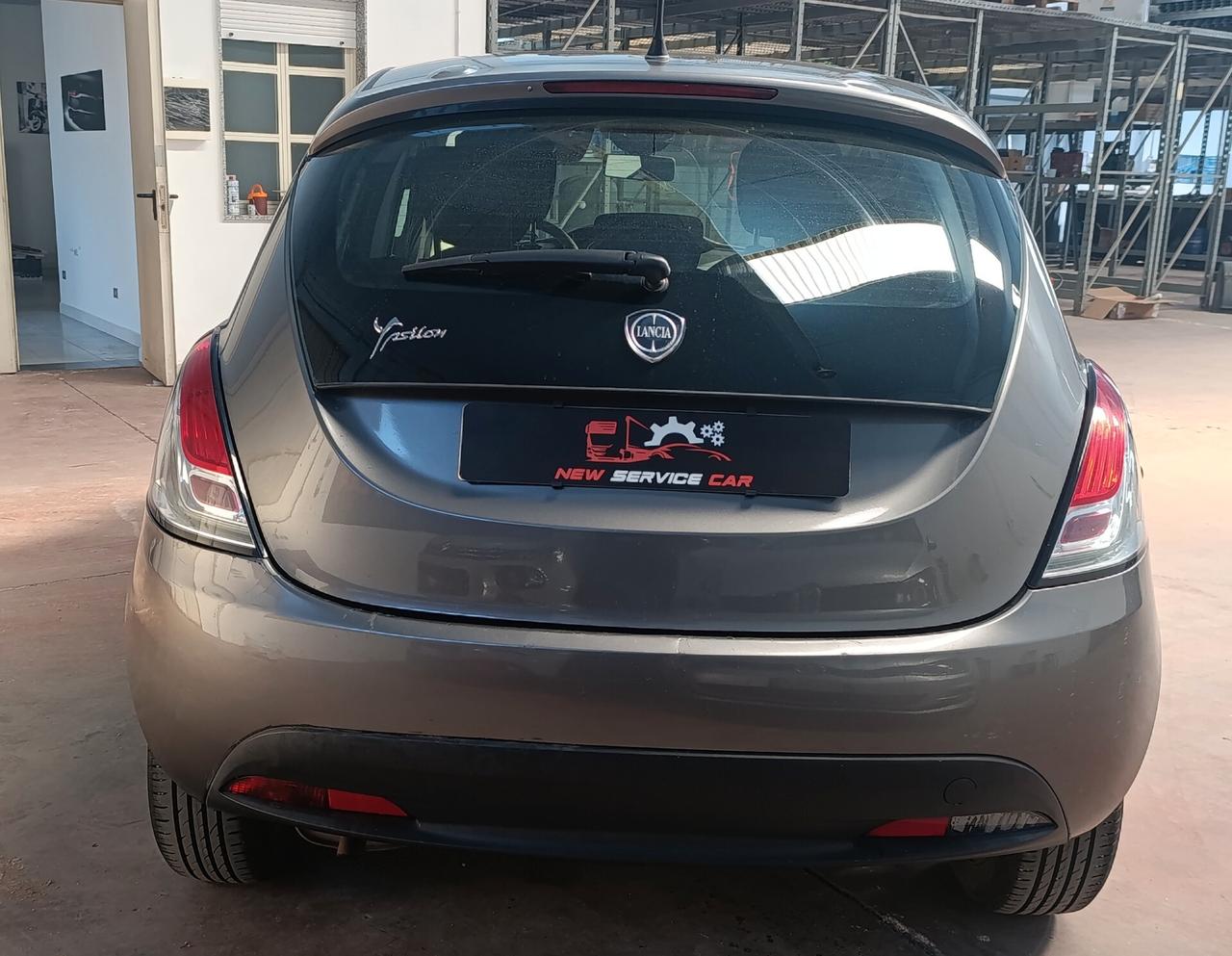 Lancia Ypsilon 1.2 69 CV 5 porte AUTO CON GARANZIA