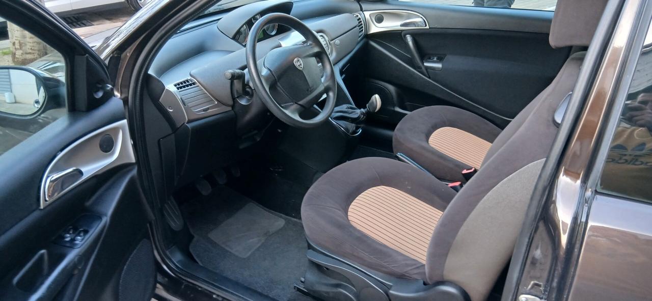 LANCIA YPSILON 1.2 PARI AL NUOVO