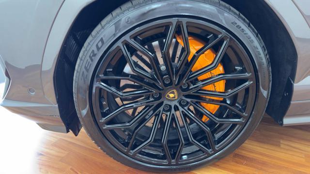 LAMBORGHINI Urus 4.0 SE 800cv