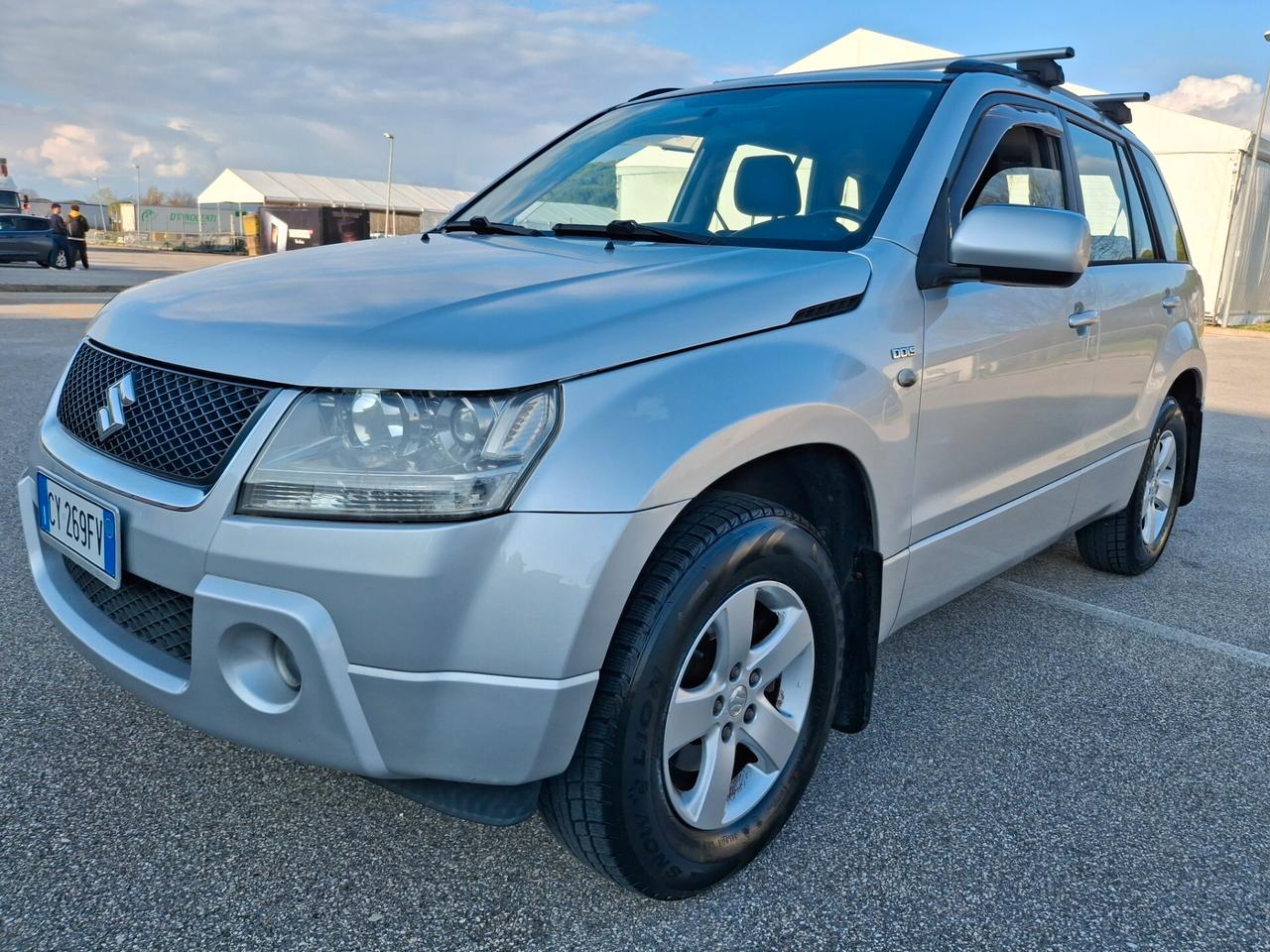 Suzuki Grand Vitara 1.9 DDiS-5 Porte-Executive-4X4-