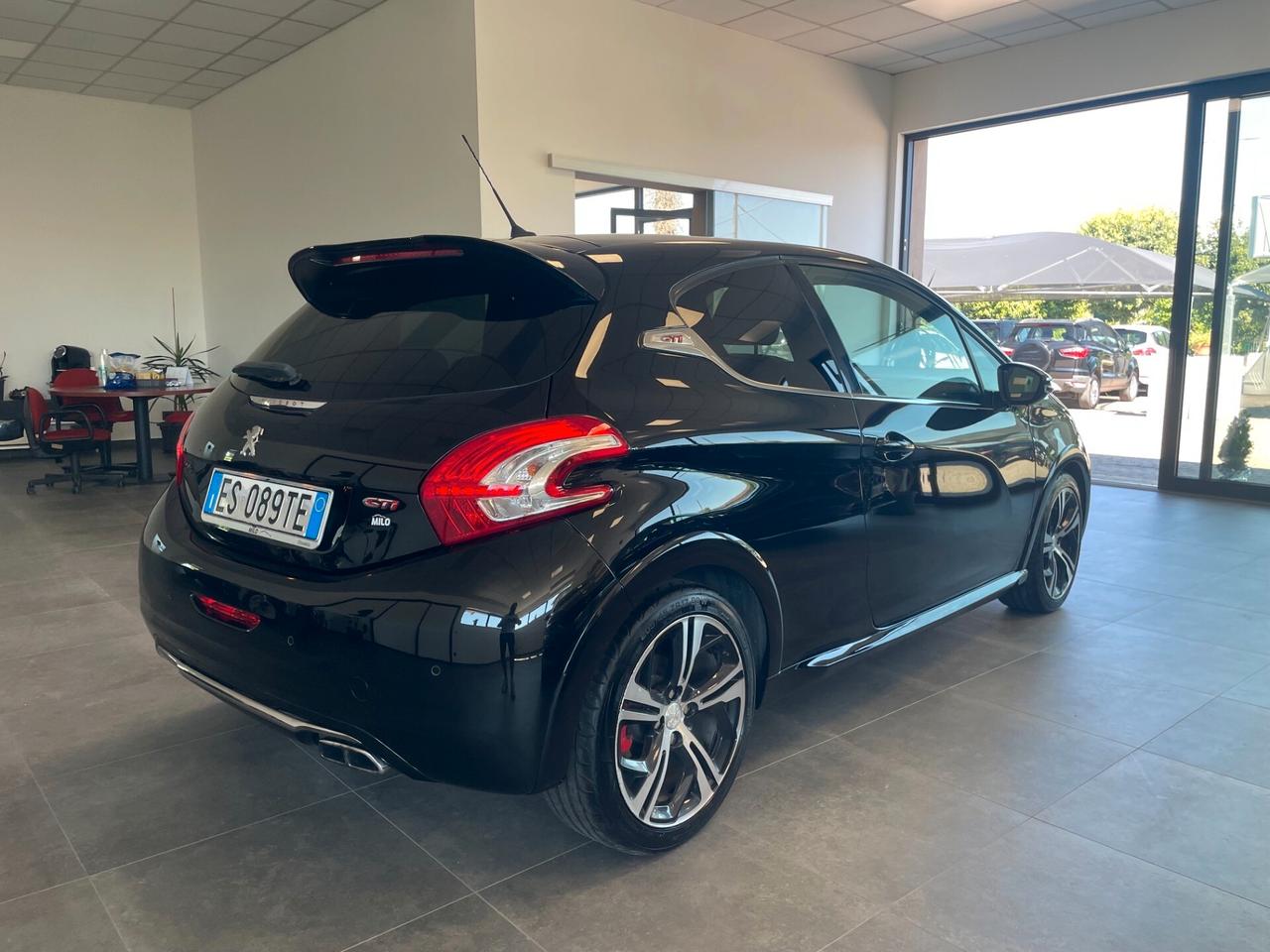Peugeot 208 1.6 THP 200 CV 3 porte GTi