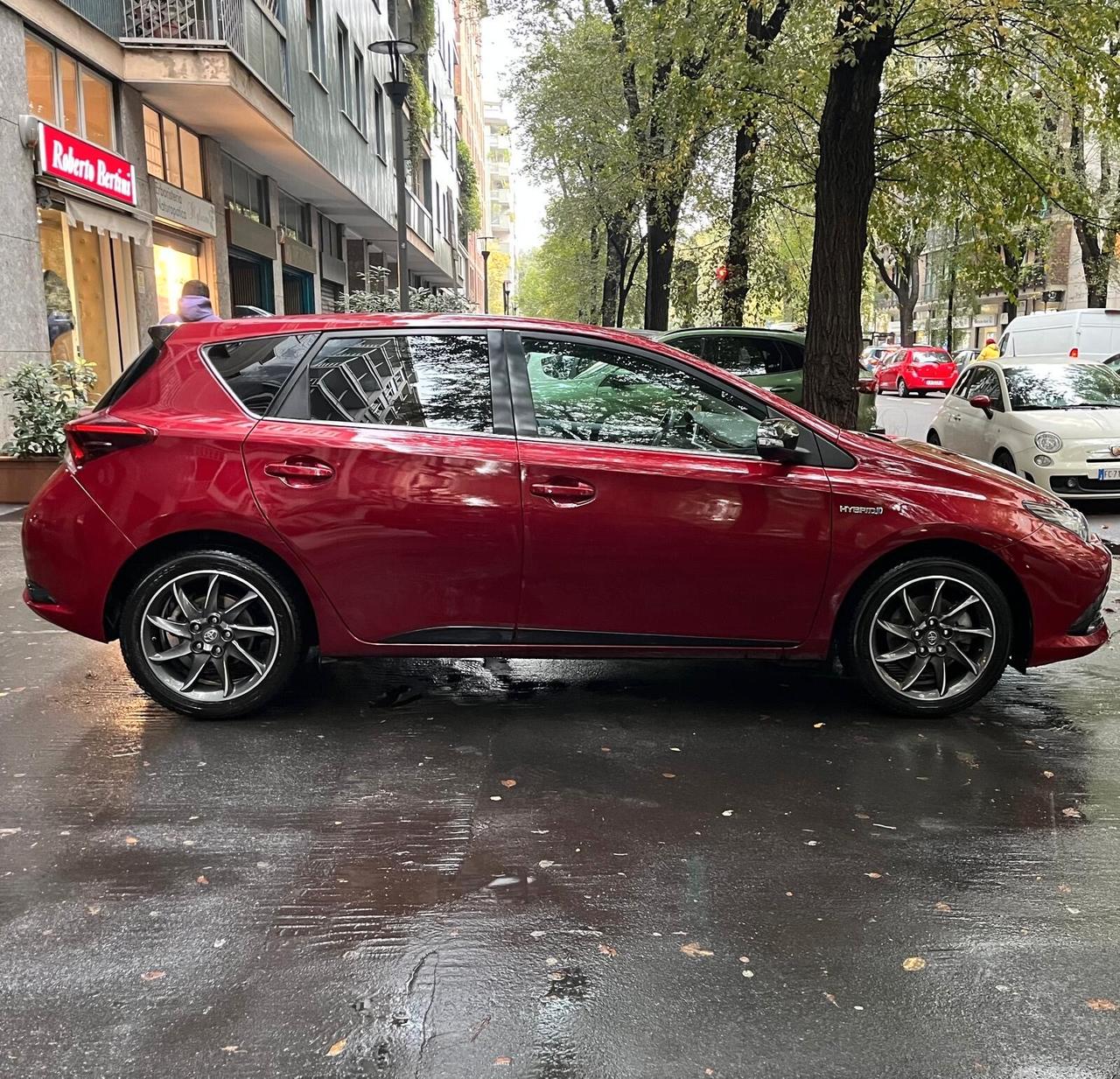 Toyota Auris 1.8 Hybrid Lounge