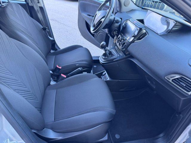 LANCIA Ypsilon 1.0 FireFly 5p Hybrid Ecochic Gold IVA ESPOSTA