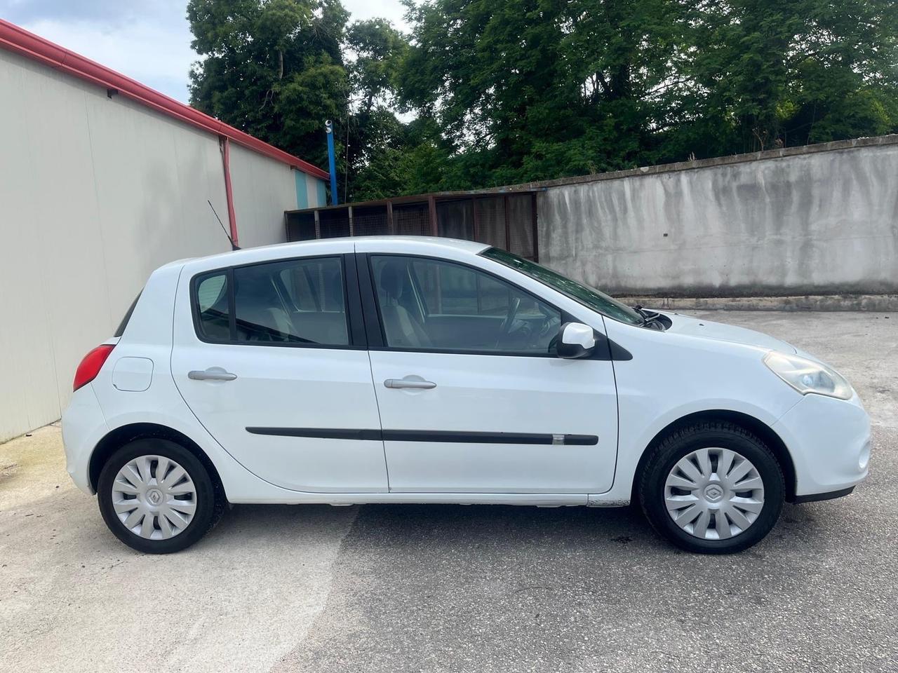 Renault clio 5P-1.2 gpl - km 130000-11/2010