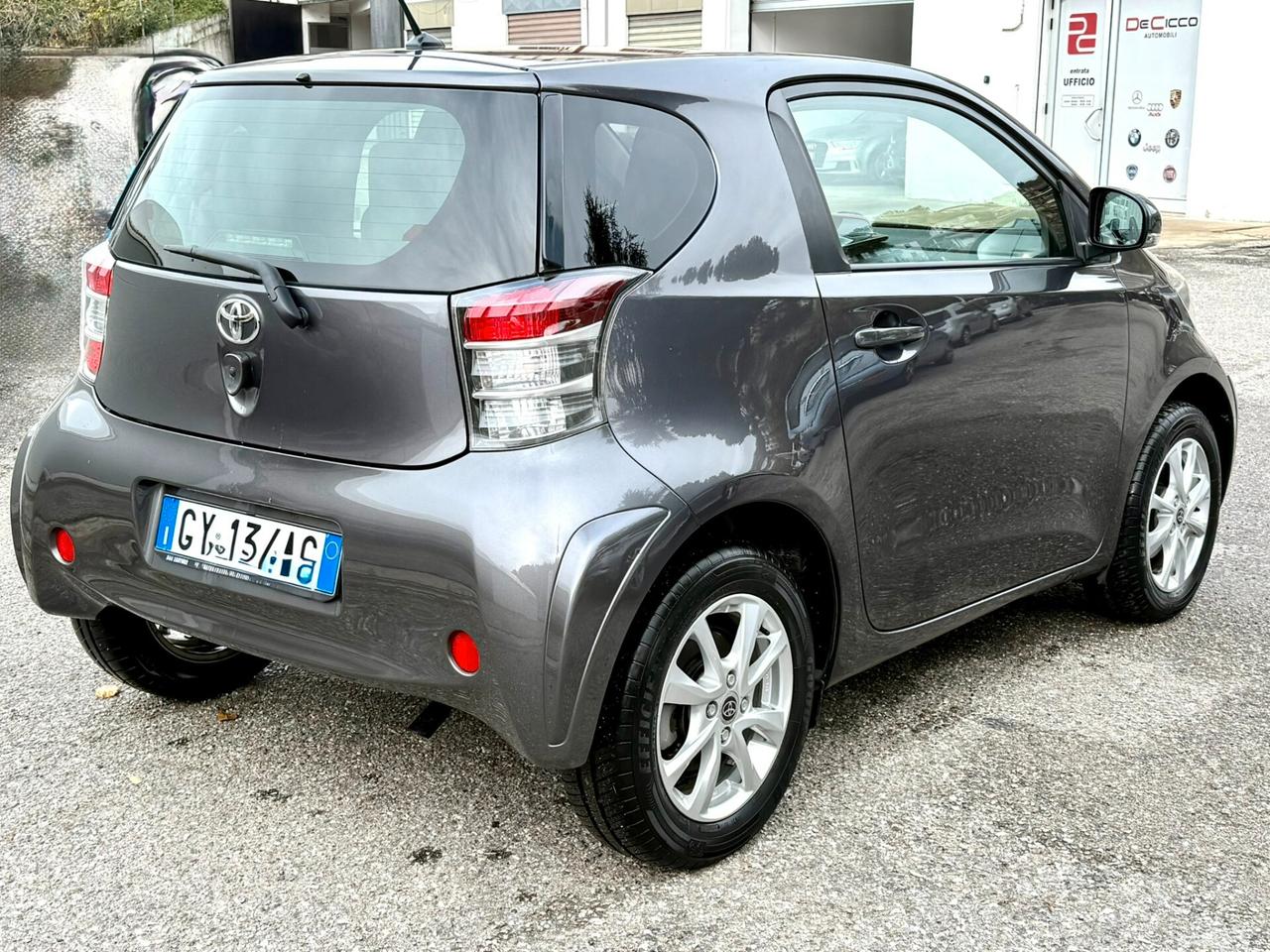 Toyota iQ 1.0 Lounge 4 Posti