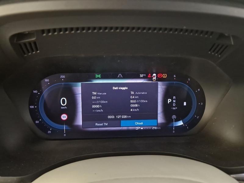 VOLVO XC60 B4 D automatico Momentum Pro