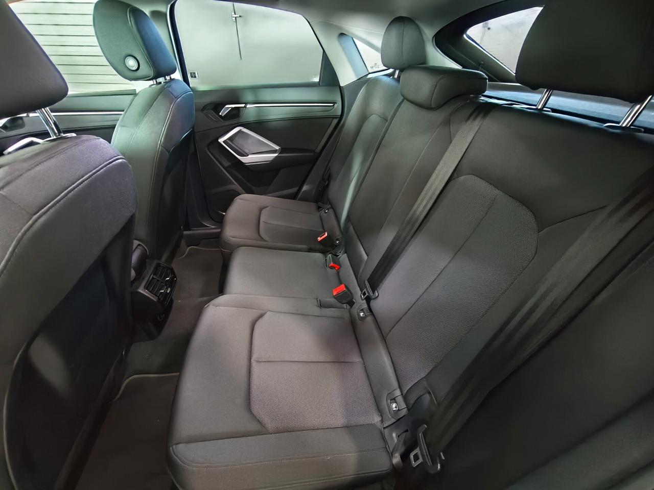 Audi Q3 35 TDI S tronic Business Advanced