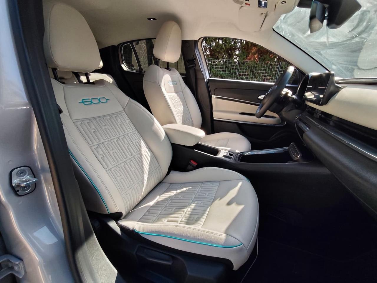Fiat 600 Hybrid 110 CV DCT MHEV La Prima