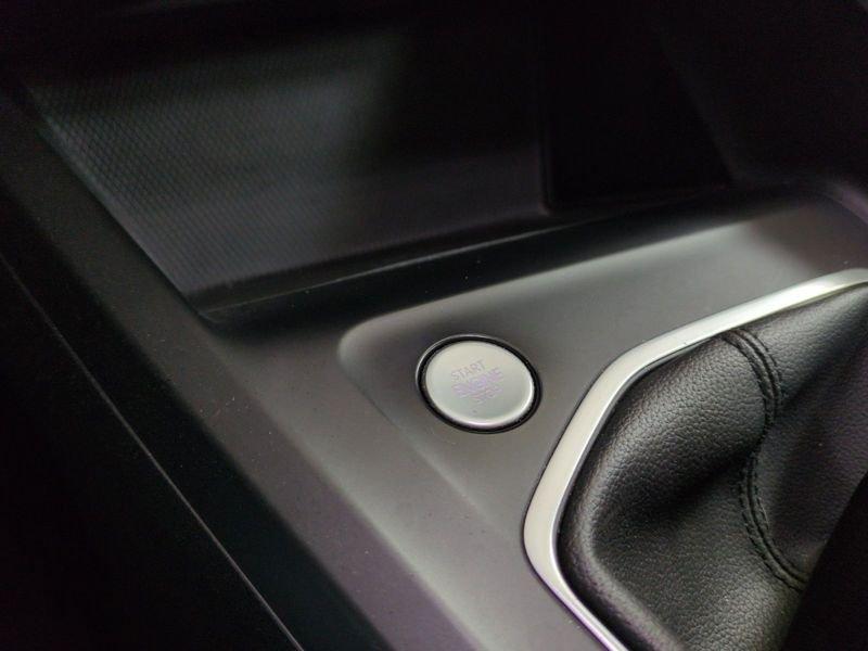 Volkswagen Golf 8 serie 2.0 TDI 115 CV SCR Life