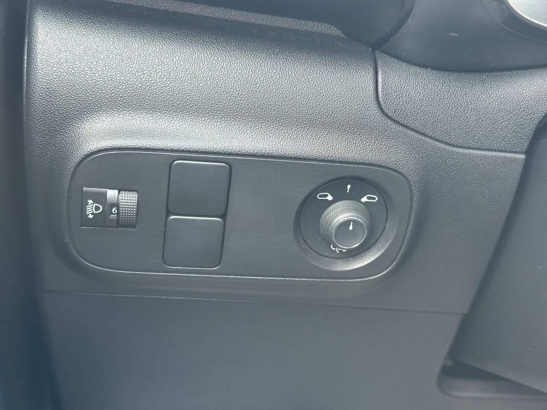 Citroen C3 1.2 puretech Shine 83cv con Telecamera e CarPlay