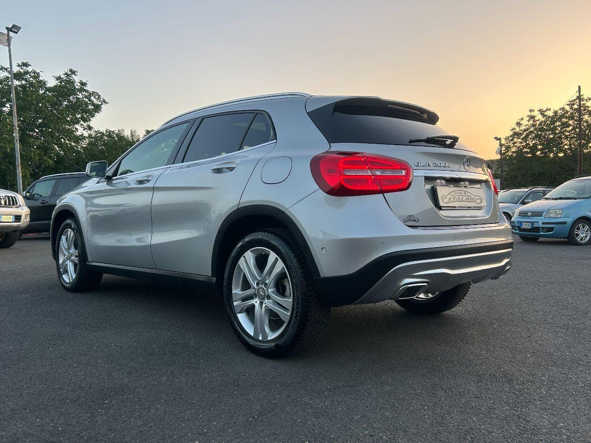 MERCEDES - Classe GLA - GLA 200 d Automatic 4Matic Premium TETTO