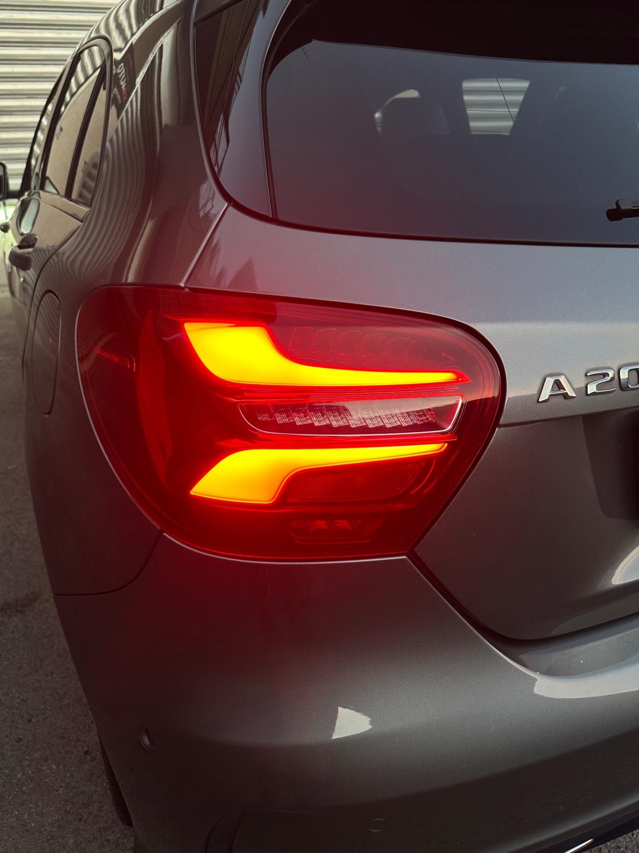 Mercedes-Benz A 200d Automatic Premium AMG