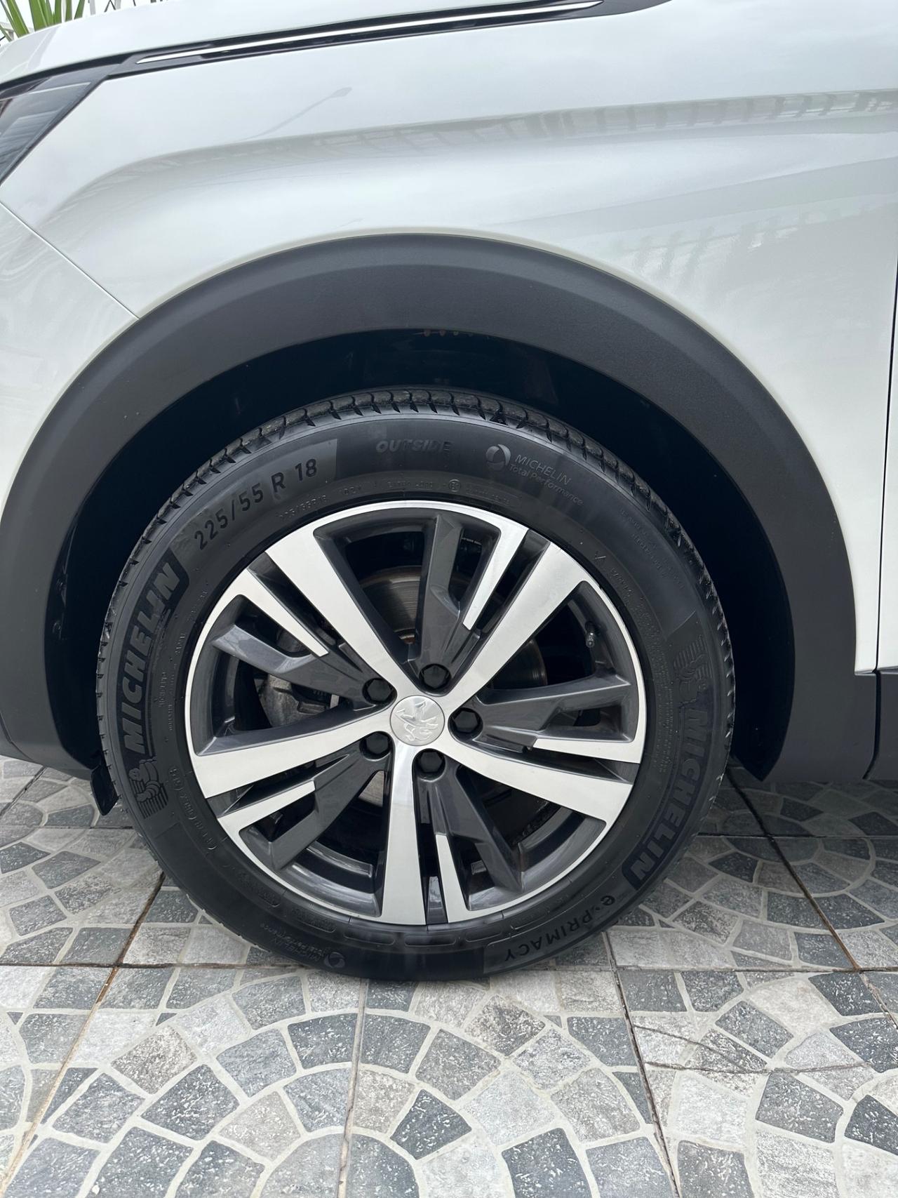 Peugeot 3008 BlueHDi 130 S&S EAT8 Allure Pack