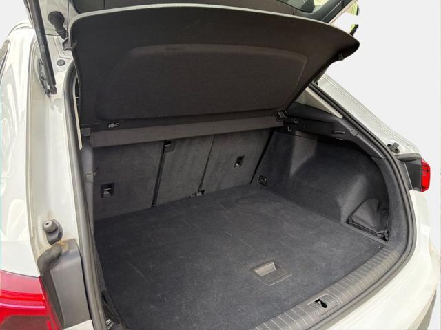 AUDI Q3 35 TDI S tronic Business
