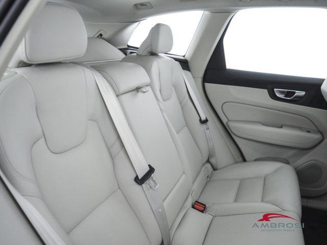 VOLVO XC60 B4 (d) automatico Core