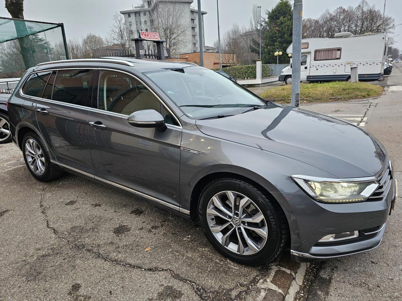 Volkswagen Passat Variant 2.0 TDI 190cv 4Motion*DSG*Navi*Tetto*Bi-Xeno*Cockpit*Euro6*
