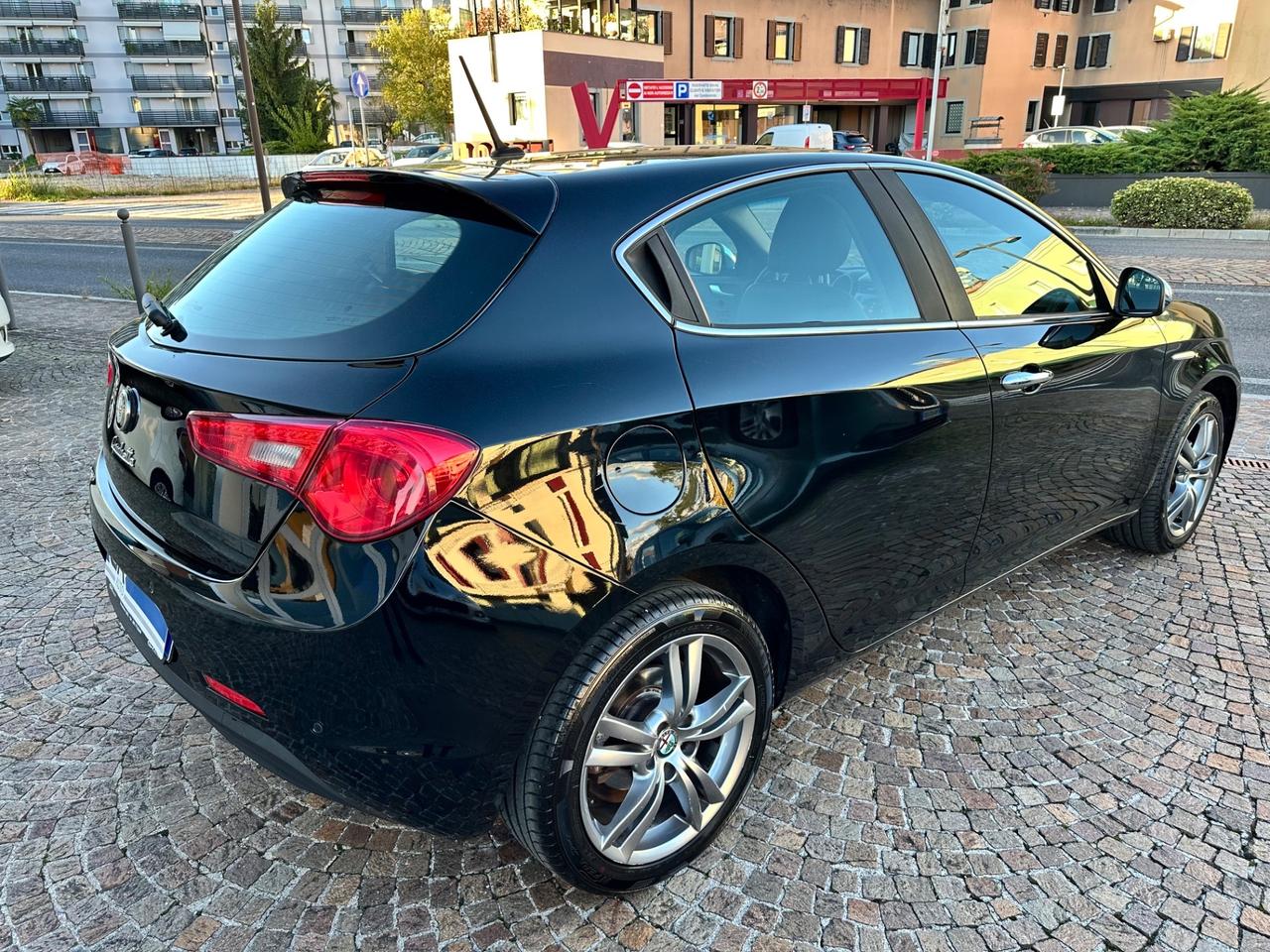 Alfa Romeo Giulietta 1.6JTDm-2 120 CV Distinctive