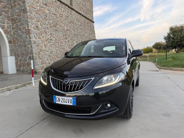 LANCIA Ypsilon HYBRID GOLD+NAVI+SENSORI PARK+5 POSTI