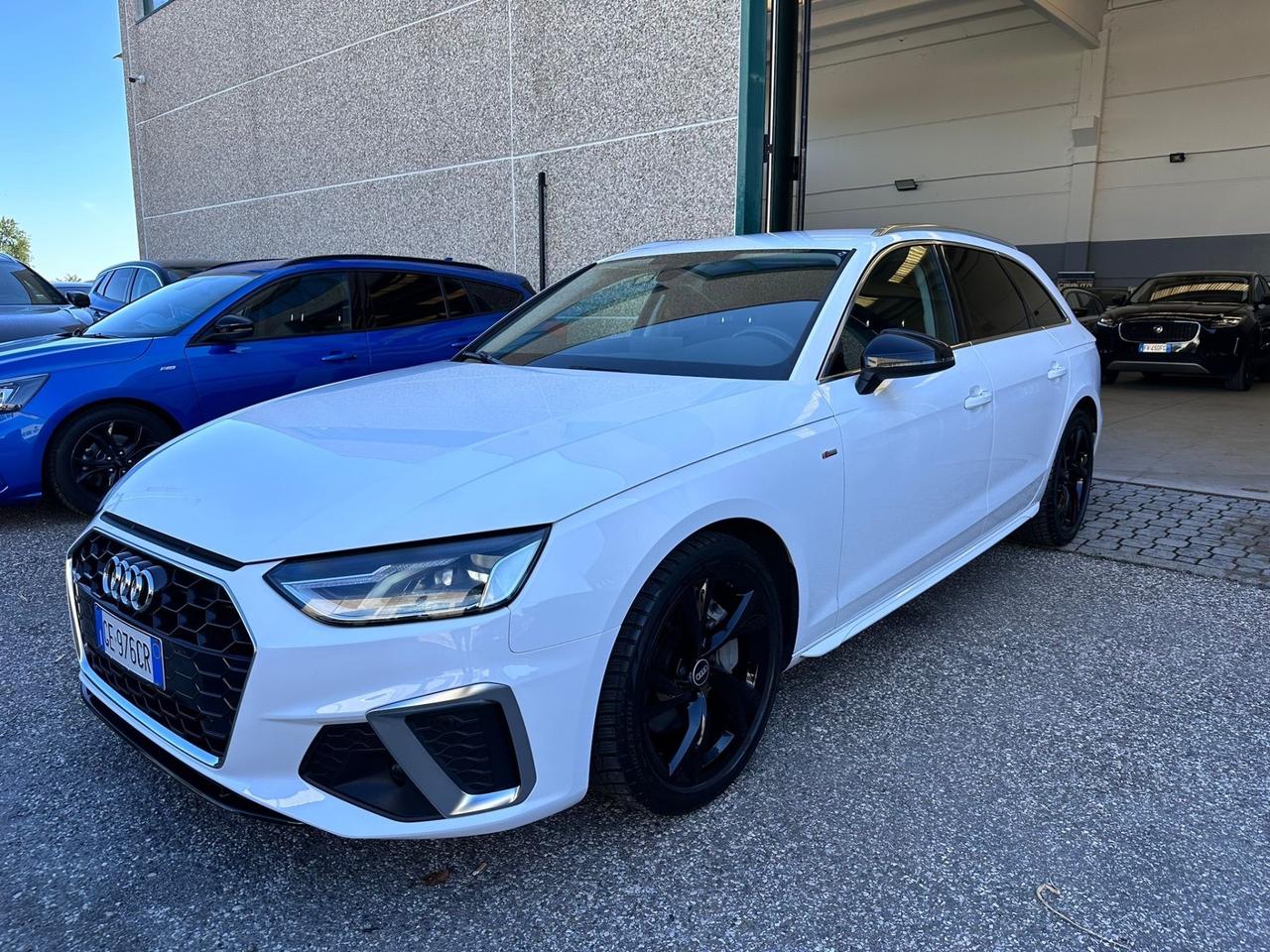 Audi A4 Avant 40 TDI S tronic S line edition V. COCKPIT