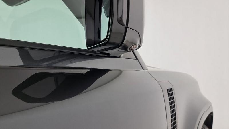 Land Rover Defender D200 AWD Auto 110 X-Dynamic SE