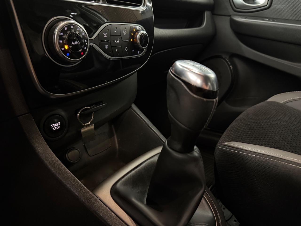 Renault Clio TCe 12V 90CV Start&Stop 5 porte Energy Intens Kamera PRONTA CONSEGNA