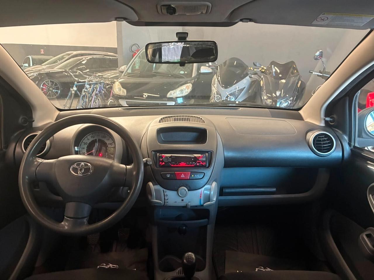 Toyota Aygo 1.0 12V VVT-i 5 porte Sol