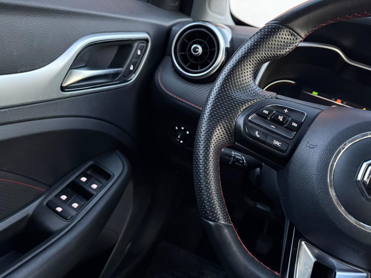 Mg ZS 1.5 VTi-tech Luxury KM CERTIFICATI IN FATTURA