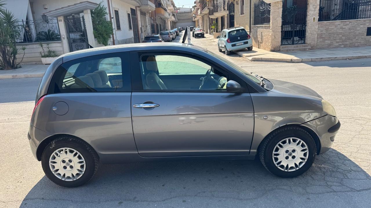 Lancia Ypsilon 1.2 Argento 145.000 km
