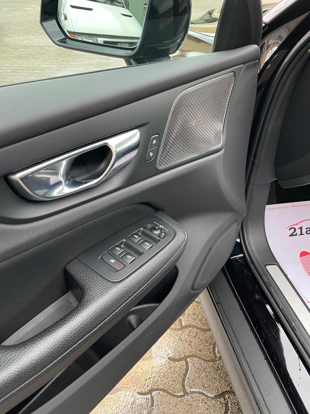 Volvo V60 Cross Country B4 (d) AWD Geartronic Business Pro Line