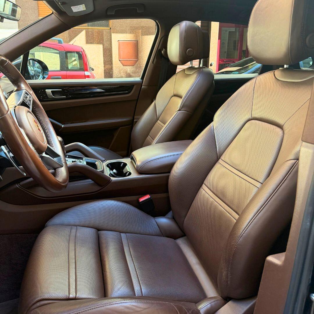 Porsche Cayenne 3.0 V6 E-Hybrid