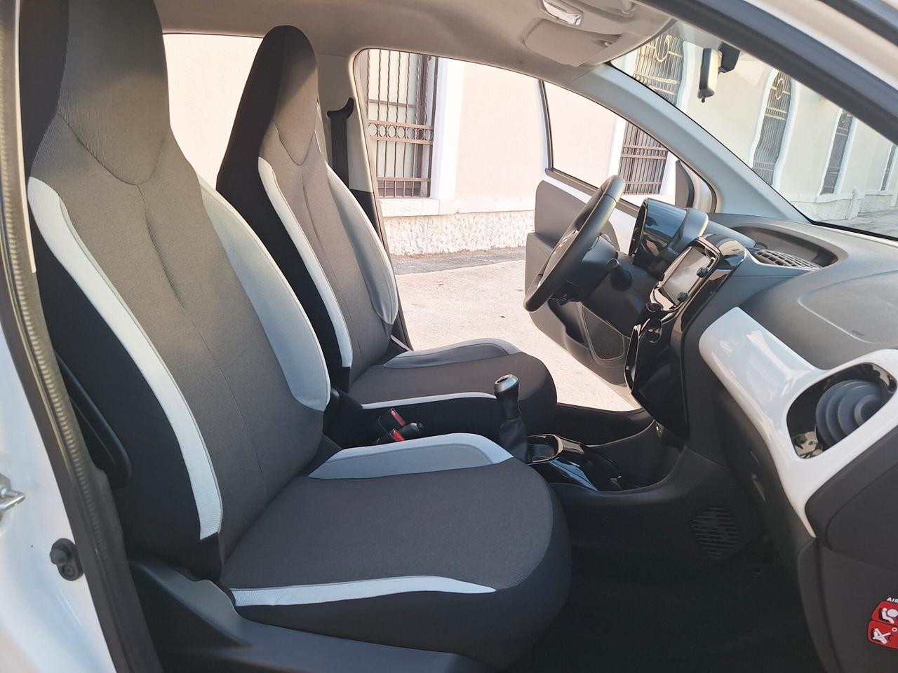 Toyota Aygo 1.0 5 porte x-play PERFETTA FULL