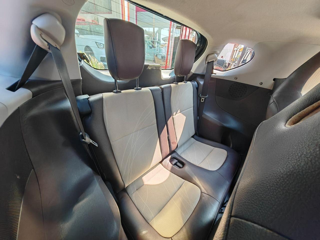 Toyota iQ 1.0 benzina 04/2010 Cv69