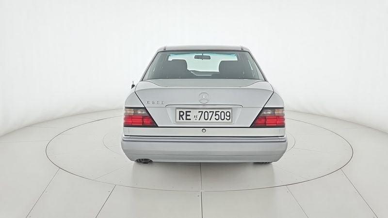 Mercedes-Benz Serie E E 200 cat Classica - ASI