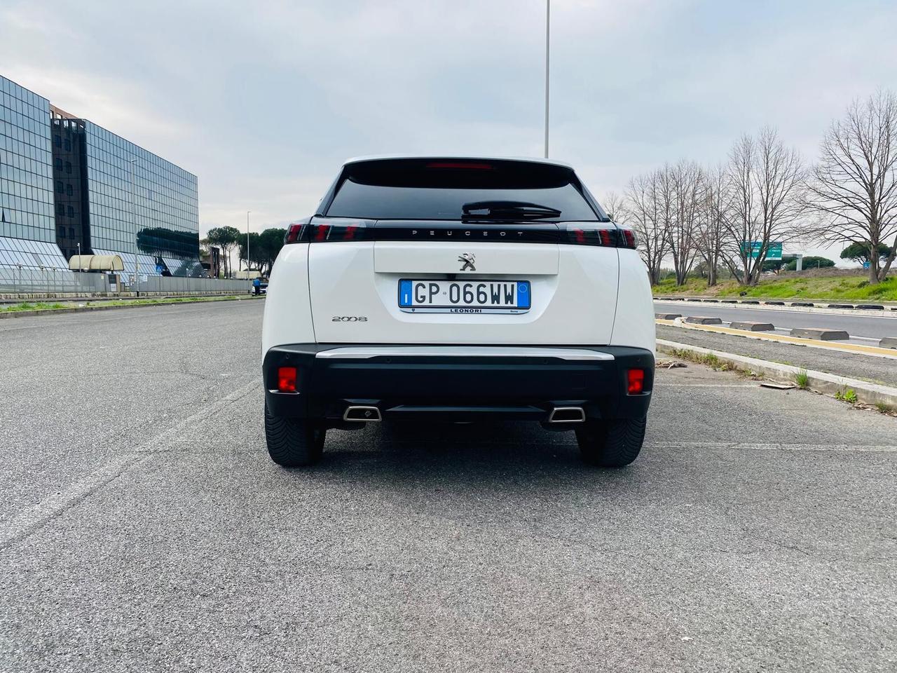 Peugeot 2008 PureTech 130 S&S EAT8 GT