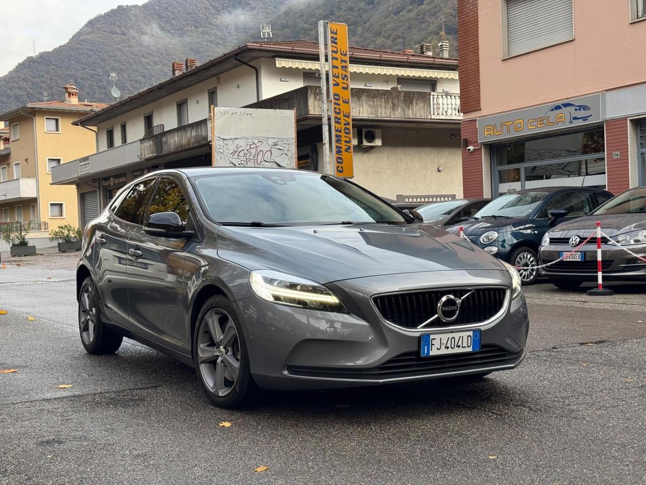 Volvo V40 D2 Geartronic Inscription - VETRI OSCURATI TAGLIANDO COMPLETO EFFETTUATO