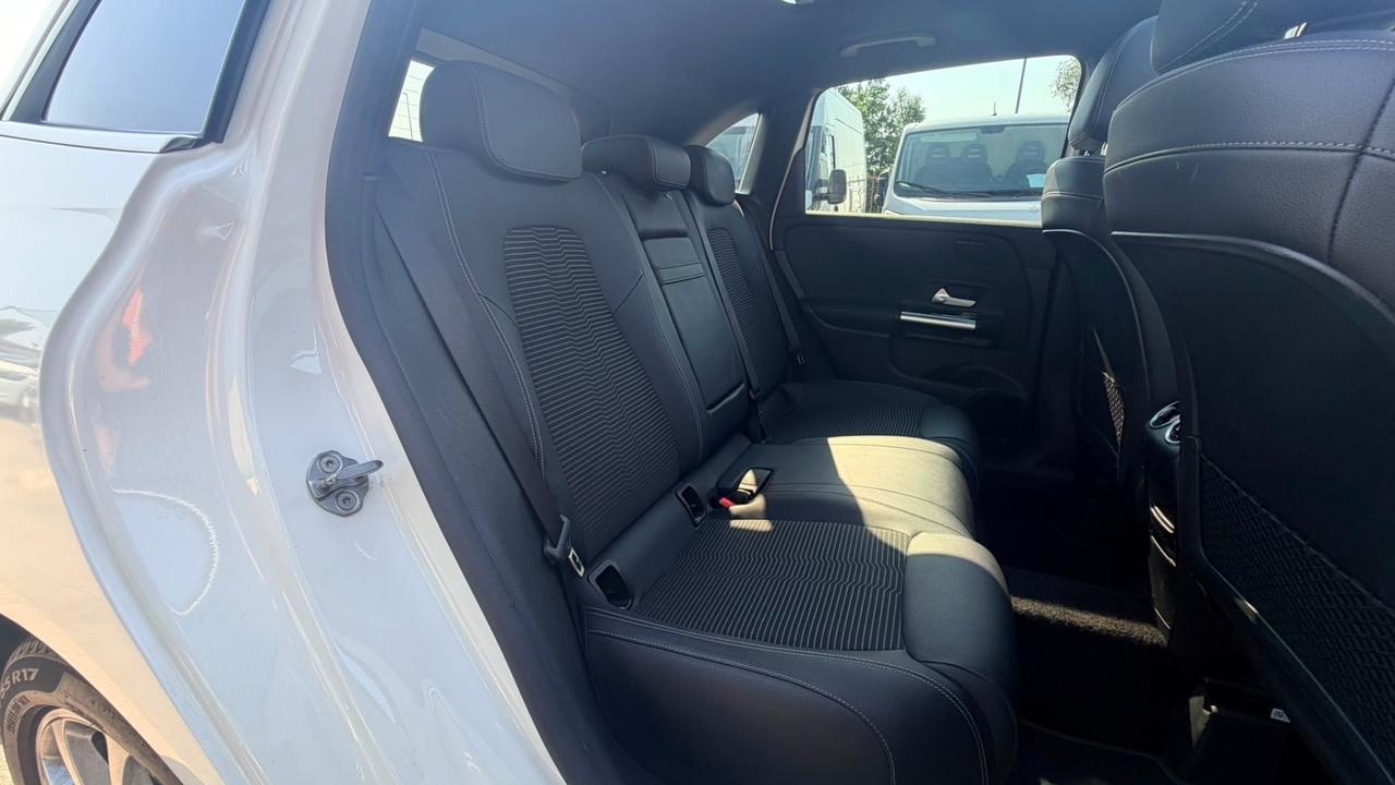 MERCEDES-BENZ CLASSE B 180D PREMIUM 116 CV - PELLE, FULL LED, NEOPATENTATI